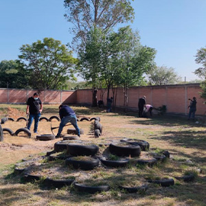 2.equipo-ubs-mexico-colaborando-escuela